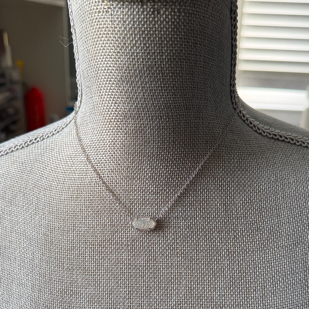 Kendra Scott Elisa Silver Pendant Necklace in Iridescent Drusy